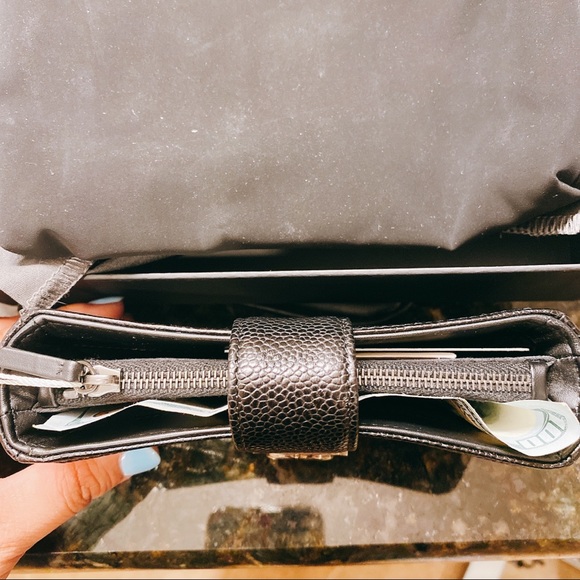 ⭐️RARE⭐️ Chanel Caviar Mini Boy Clutch - Picture 10 of 11